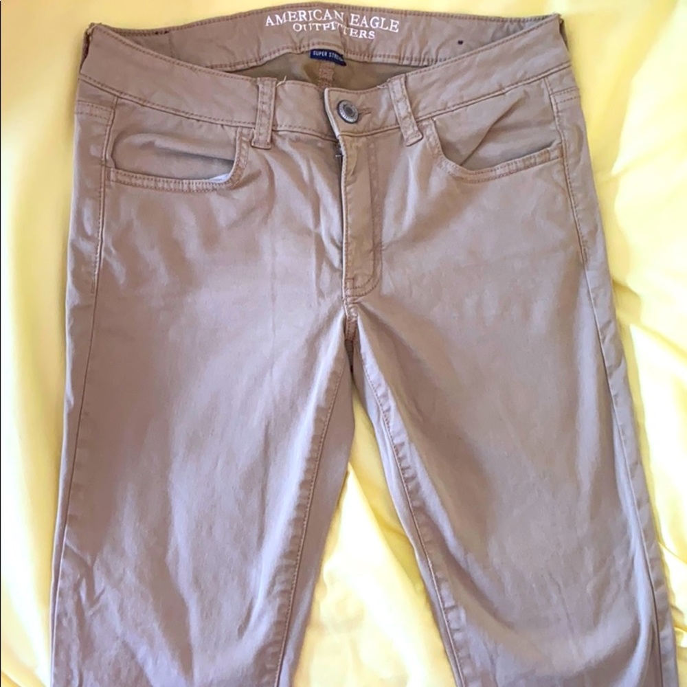 American eagle khaki jeans